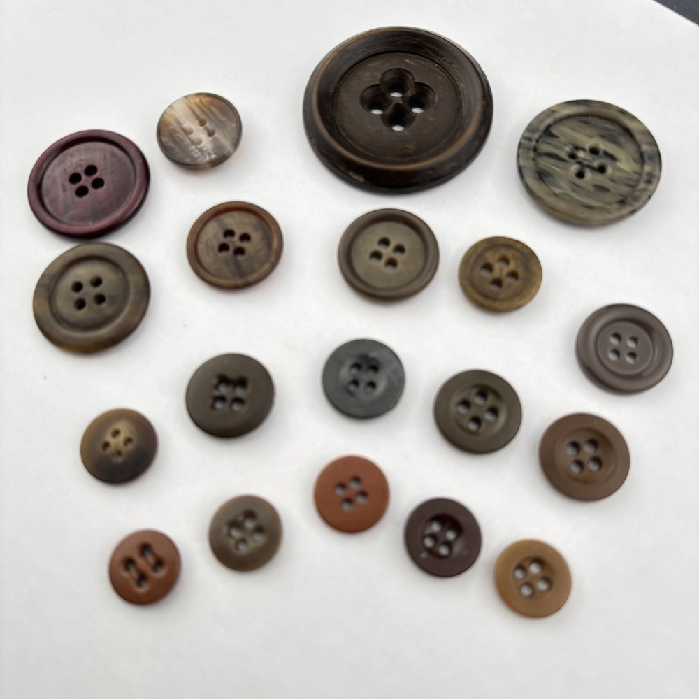 Vintage Bakelite Button Lot (13 Pcs) –‎ Rich Brown, Horn, and Marbled Tones